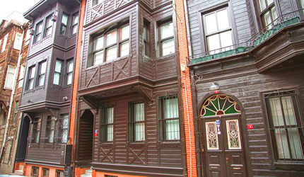 STABLE GATE  HOUSES